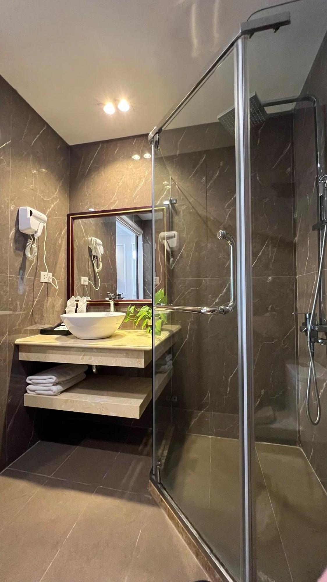 Rubyqueen Halong Hotel Ha Long Dış mekan fotoğraf